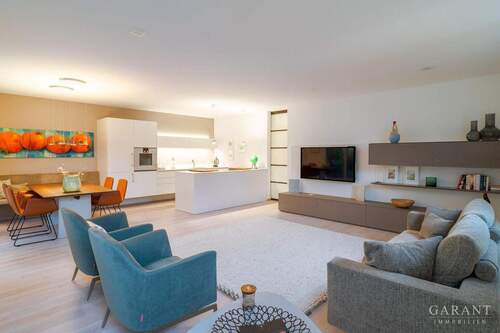 Wohnzimmer - 4 Zimmer Etagenwohnung zum Kaufen in Ulm