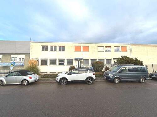 Aussenansicht - Top Hallenfläche mit kleinem Büro