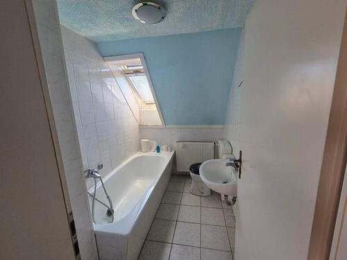 Bad im Dachgeschoss - 