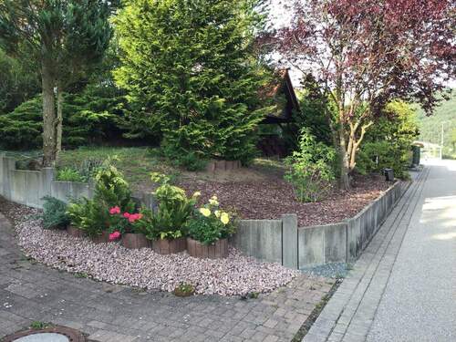 Garten mit Baumbestand - 