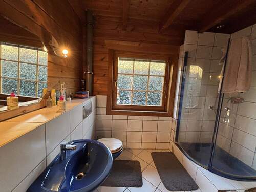 Duschbad mit Fenster - 