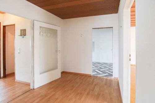 Flur 1 OG - Einfamilienhaus mit 133,80 m&sup2; in Pforzheim zum Kaufen