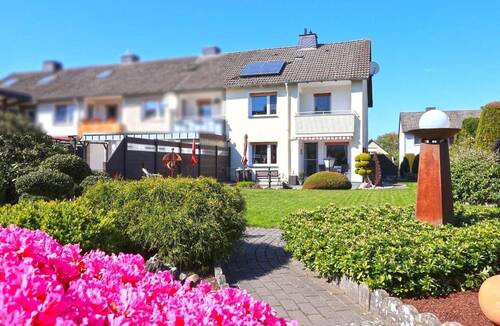 Blick aus dem Garten - Wohnen und Wohlfühlen - 239.000,00&nbsp;EUR Kaufpreis, ca.&nbsp; 95,00&nbsp;m&sup2;&nbsp;Wohnfl&auml;che