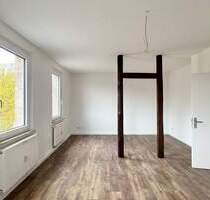 Nähe Nordklinikum ! Geräumige charmante 2-Zi.-Altbau-Whg.,70 m², großes Tageslichtbadezimmer, 3.OG ohne Aufzug - Nürnberg St Johannis