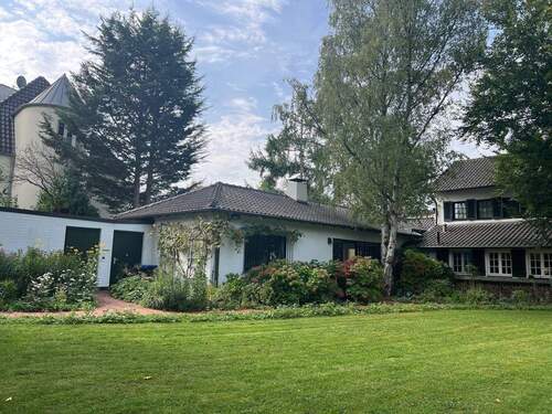 Hausansicht - D-Kaiserswerth: Einfamilienhaus, 2 Zimmer, ca. 80 m² Wohnfl., ca. 60 m² Nutzfläche, Terrasse, Stellplatz