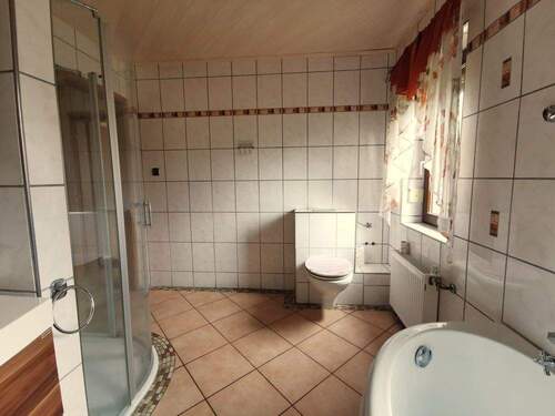 Badezimmer Erdgeschoss III - 