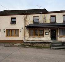 GRENZE LUXEMBURG: EHEMALIGE GASTSTÄTTE MIT VIEL PLATZ - Palzem / Kreuzweiler