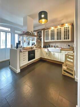 offene Wohnküche Zugang Balkon - 4 Zimmer Etagenwohnung in Heidelberg