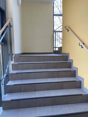 Treppenaufgang - Büro mit 130,00 m² in Bitterfeld-Wolfen zur Miete