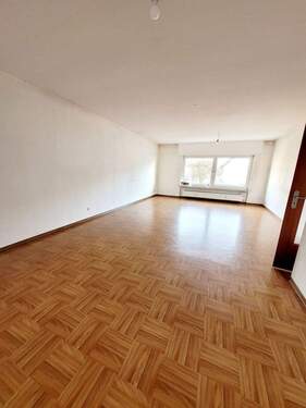 Wohn-Esszimmer - 2 Zimmer Etagenwohnung zur Miete in Bassenheim