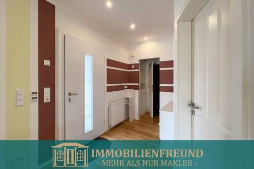 Titelbild - Mehrgenerationenobjekt mit zwei Häusern, Doppelgarage und großem Garten