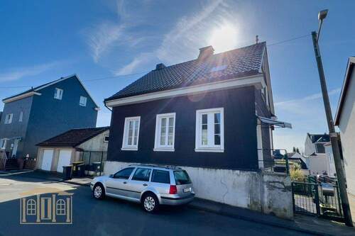 Haupthaus Straßenseite - 8 Zimmer Einfamilienhaus zum Kaufen in Wuppertal