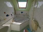Tageslichtbad mit Wanne+Dusche - 
