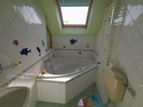 Tageslichtbad mit Wanne+Dusche - 