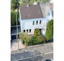Viel Platz für die Familie - Einfamilienhaus mit Garten und großem Potenzial in Bonn-Duisdorf