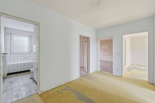 Diele - 3 Zimmer Etagenwohnung zum Kaufen in Bonn