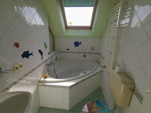 Tageslichtbad mit Wanne+Dusche - 