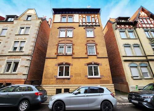 Hausansicht - Citynahe Altbau-Etage mit 180°-Blick gesucht? Et voilà ...