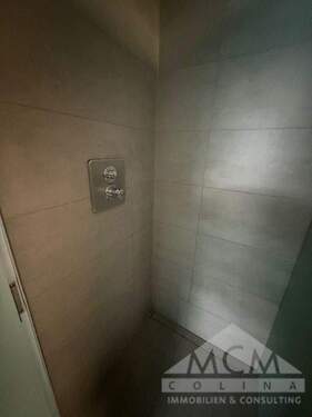 Duschbad in der Sauna - 