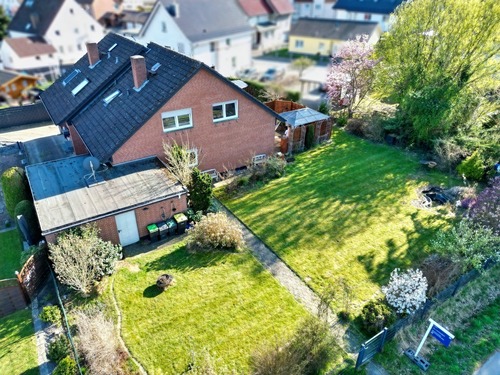 Hausansicht - *Provisionsfrei* Charmante Doppelhaushälfte mit großem Garten in Kachtenhausen-Lage