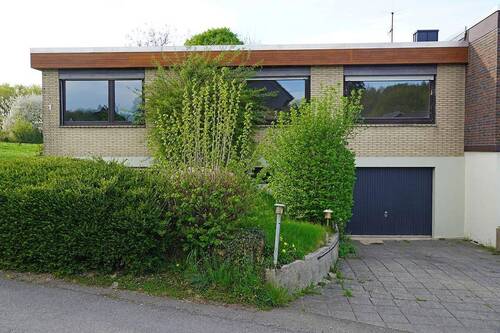 Garagenzufahrt - Mehrfamilienhaus, Wohnhaus mit 170,80 m² in Bergisch Gladbach - Herkenrath zum Kaufen