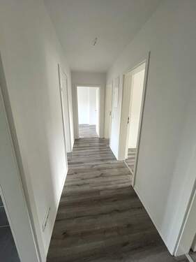 Flur - Etagenwohnung mit 68,50 m² in Kahla zur Miete