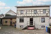 Ansicht - Geschichte neu beleben - Denkmalgeschütztes Anwesen mit Scheunen und großem Garten in Hohenstein