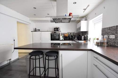 Haus 1 - Küche - 9 Zimmer Mehrfamilienhaus, Wohnhaus in Sinsheim