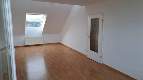 Wohnzimmer, Blick vom Balkon - 