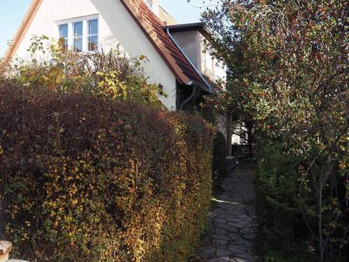 Grundstückseingang Breite 2,5m - 6 Zimmer Einfamilienhaus in Kleinmachnow