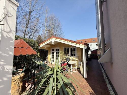 großes Gartenholzhaus - 