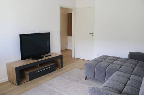Wohnzimmer - 2 Zimmer Etagenwohnung zur Miete in Frankfurt am Main