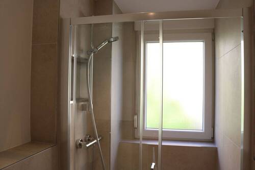 Badezimmer - Etagenwohnung mit 47,00 m&sup2; in Frankfurt am Main zur Miete