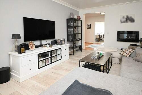 Wohnzimmer - 4 Zimmer Etagenwohnung zum Kaufen in Leopoldshöhe