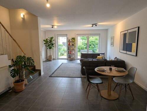 Wohn Essbereich - Schönes, saniertes Reihenendhaus mit Garten