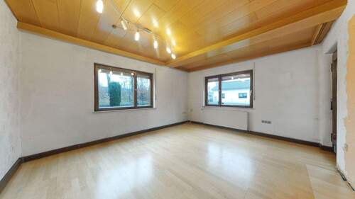 Wohnzimmer - 6 Zimmer Mehrfamilienhaus, Wohnhaus in Postbauer-Heng