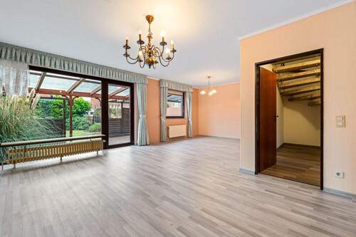 Wohn-/Esszimmer - 5 Zimmer Reihenendhaus zum Kaufen in Winsen (Luhe)