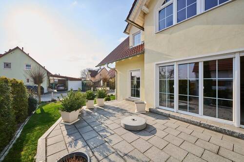 EFH Mintraching Terrasse - 