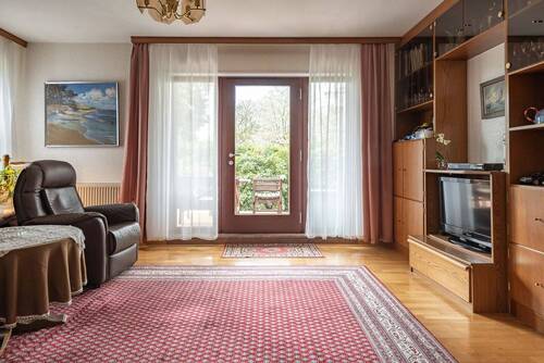 Wohnzimmer - 4 Zimmer Einfamilienhaus in Reinbek