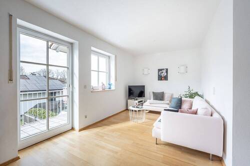 Wohn- und Esszimmer - 4 Zimmer Doppelhaushälfte in Seefeld