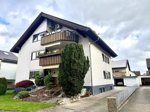 Hausansicht - Modern geschnittene 3-Zimmer-Wohnung mit Balkon - ruhig gelegen in Rastatt-Niederbühl