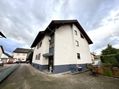 Hausansicht Eingang - 3 Zimmer Etagenwohnung zum Kaufen in Rastatt