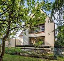 Geräumiges 1-2 Familienhaus mit großem Grundstück in ruhiger Lage - Augsburg Lechhausen