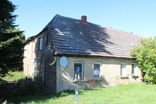 linke Haushälfte - 7 Zimmer Einfamilienhaus zum Kaufen in Lindetal / Bredenfelde