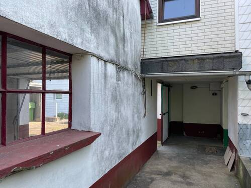 Gang vom Garten zum Haus - 