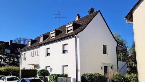 Hausansicht - Gemütliche DG Wohnung in ruhiger Lage