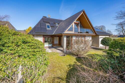 Außenansicht - Grün wohnen, Hamburg im Blick - energieeffizientes Familienhaus in Feldrandlage