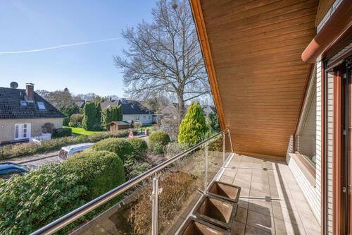 Balkon - 7 Zimmer Mehrfamilienhaus, Wohnhaus zum Kaufen in Ellerbek