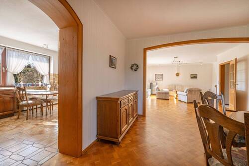 Wohnzimmer - Mehrfamilienhaus, Wohnhaus mit 146,00 m&sup2; in Ellerbek zum Kaufen