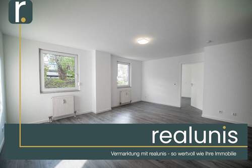 Titelbild - Renovierte 2-Zi.-Wohnung mit bis zu 2 TG-Stellplätzen - sofort verfügbar - nur bei realunis
